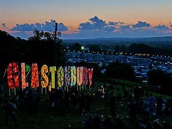 Thousands to arrive at Glaston...
